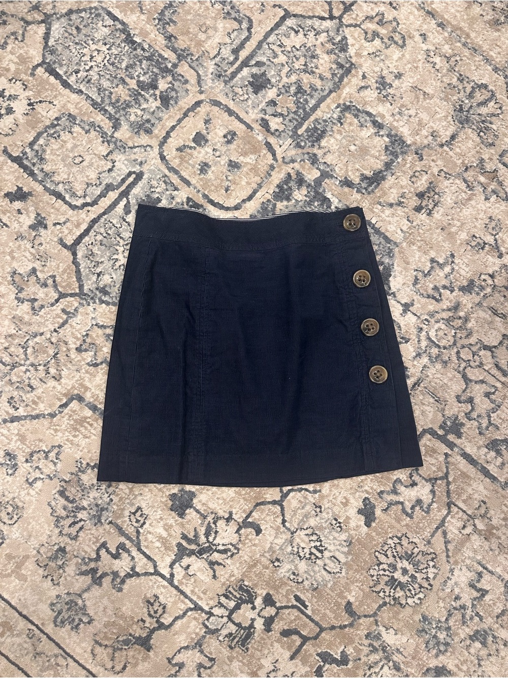 Vineyard Vines  Navy Button-Accent Mini Skirt - size 2